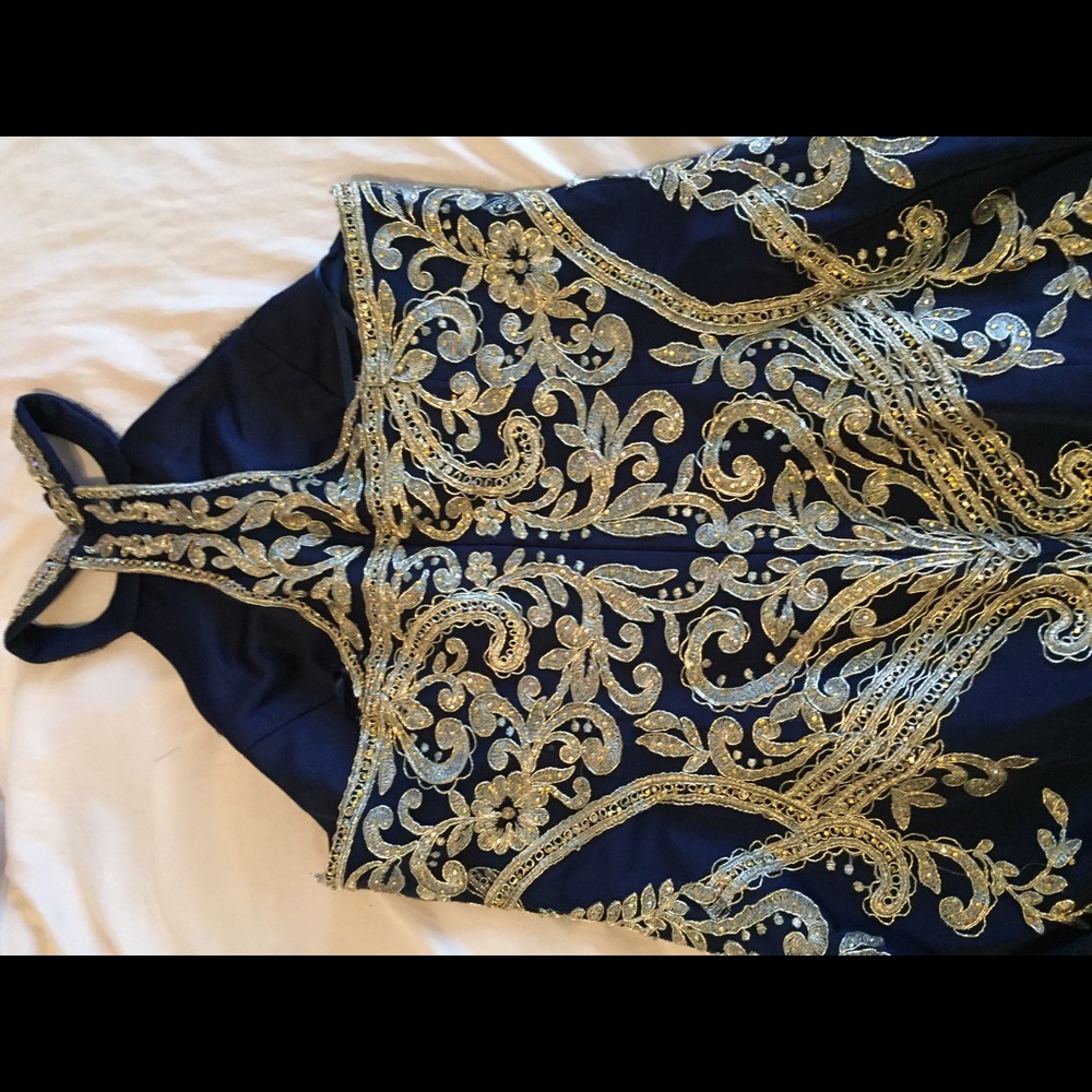 Beautiful gown with small train by Let’s, blue and gold - Picture 8 of 16
